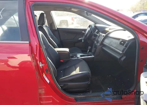 2014 Toyota Camry Se z USA, uszkodzony, nr VIN 4T1BF1FK2EU805533